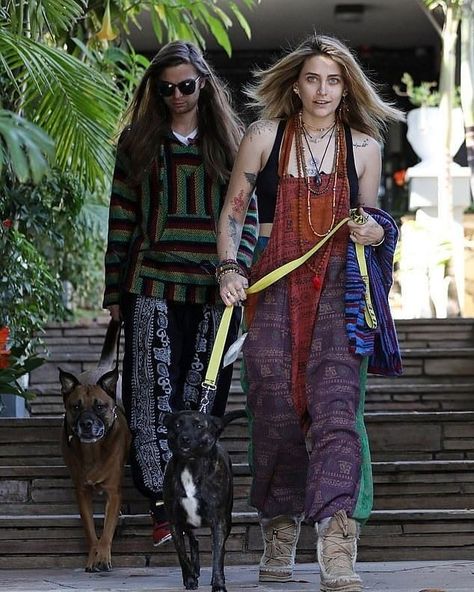 Hipiee Outfit, Hippe Outfits, Reggae Concert Outfit, Jamaica Outfits, Hippie Culture, Estilo Hippy, Mode Hippie, Paris Jackson, Estilo Hippie