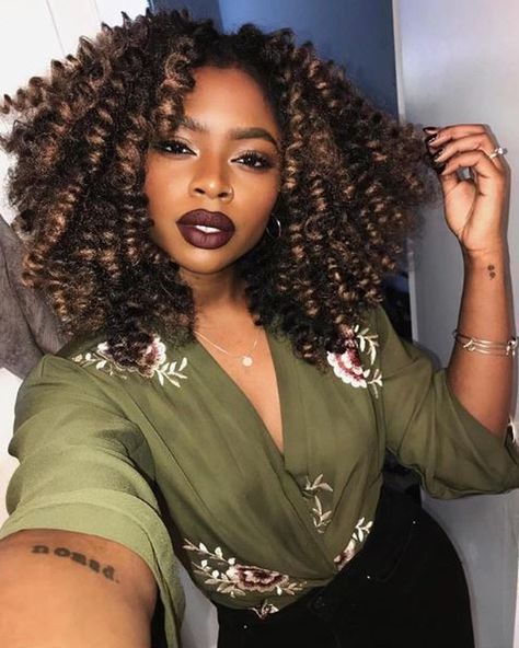 Wand Curl Crochet Hair, Crochet Braids Freetress, Big Curls, Crochet Hair, Wand Curls, African Beauty, Hair Game, African American Women, Crochet Braids