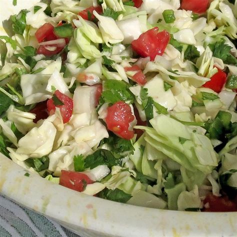 Cabbage Pico de Gallo | "This was outstanding." Mexican Cabbage Salsa, Mexican Coleslaw, Cabbage Salsa, Making Salsa, Salsa Dips, Fish Tacos With Cabbage, Mexican Side Dishes, Cut Recipe, Homemade Tartar Sauce