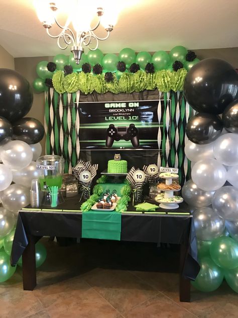 Xbox Birthday Party Decorations, Xbox Decorations Ideas, Xbox Party Decorations, Xbox Birthday Party Ideas, Gamer Decorations Party, Gamer Graduation Party Ideas, Gamer Bday Party Ideas, Level 10 Birthday Party, Xbox Party Ideas