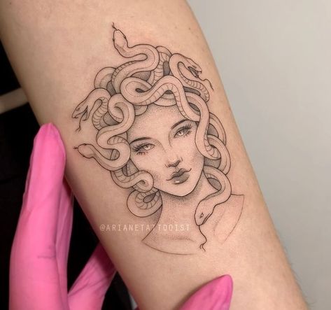 Madussa Tattoo Design Simple, 98 Tattoo, Tattoos Motivational, Minimalist Tattoo Ideas, Private Tattoos, Medusa Tattoo Design, Aesthetic Blog, Female Tattoos, Tattoo Aesthetic