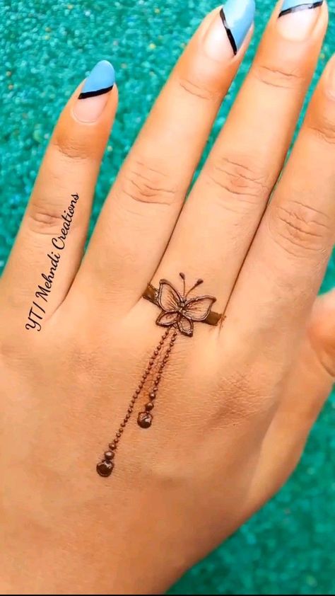 Heena Cute Tattoo, Cute Simple Henna Designs Tiny Tattoo, Small Mehendi Tattoo Designs, Easy Mehendi Tattoos, Children Henna Design, Cute And Easy Mehndi Designs, Mehandi Small Designs, Easy And Aesthetic Mehendi Designs, Arm Henna Designs Simple