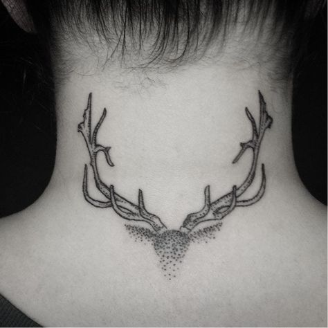 Back Of Neck Tattoos For Women, Deer Head Tattoo, Antler Tattoo, Deer Tattoo Designs, Tattoo Sonne, Nape Tattoo, Stag Tattoo, Hirsch Tattoo, Best Neck Tattoos