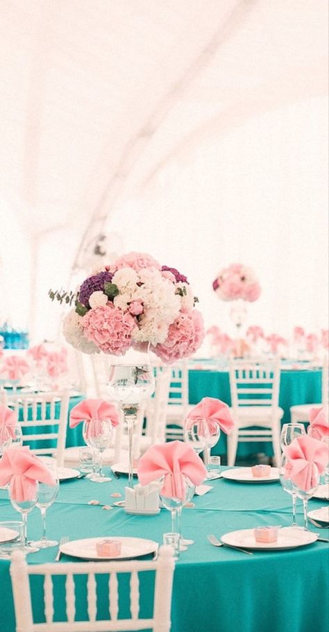 Turquoise And Blush Wedding, Tiffany Blue And Pink Wedding, Rose Gold Table Setting, Wedding Rose Gold Theme, Tiffany Blue Wedding Theme, Luxury Mobile Homes, Open House Party, Aqua Blue Wedding, Pastel Pink Weddings