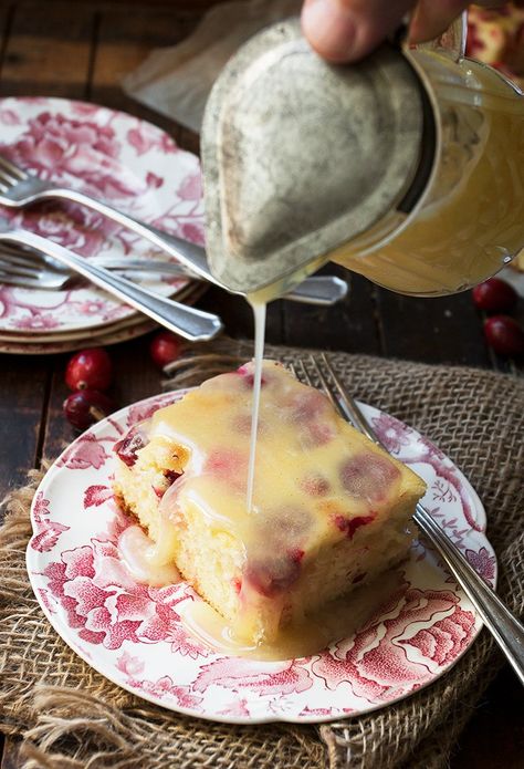 Butter Cream Sauce, Cranberry Dessert, Cranberry Cake, Cream Sauce Recipes, Vanilla Sauce, Holiday Sweets, Cranberry Recipes, A Piece Of Cake, Piece Of Cake