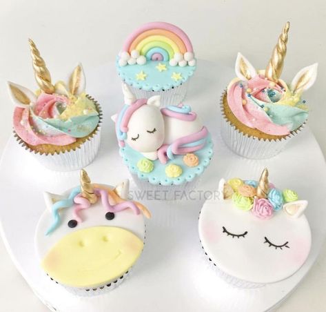 Pastel Unicorn Cupcakes, Unicorn Cupcake Cake, Cupcake Unicorn, Unicorn Desserts, Savory Cakes, Best Cupcakes, Unicorn Birthday Party Decorations, Unicorn Themed Birthday Party, Unicorn Birthday Cake