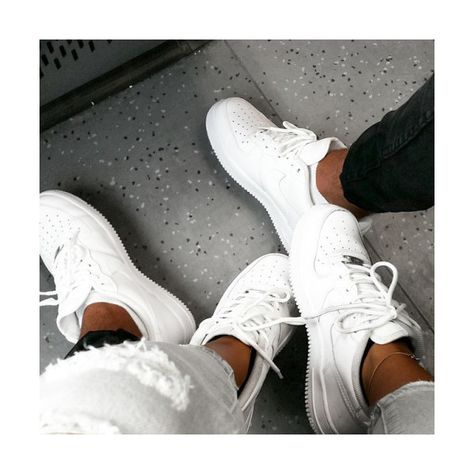 Sneakerhead Couples, Matching Shoes For Couples, Couple Shoes Matching, Teen Fashion Outfits Summer, White Air Forces, Couple Fits, Couple Shoes, Nike Air Force Ones, Couple Matching