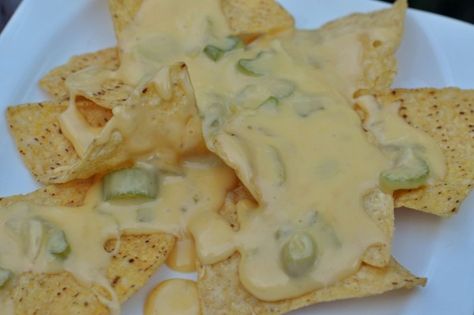 Monterey’s Tex Mex Queso -[#copycat friendly #recipe from CopyKat.com; visit the blog to see more about this recipe.] Tex Mex Queso Recipe, Spicy Food Mexican, Queso Recipe, Cat Recipes, Comfort Food Southern, Copykat Recipes, Copycat Restaurant Recipes, Tex Mex Recipes, Tex Mex