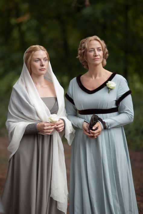 The White Queen - Elizabeth Woodville and Jacquetta of Luxembourg The White Queen Starz, Janet Mcteer, Anne Neville, Margaret Beaufort, Elizabeth Woodville, Philippa Gregory, The Spanish Princess, Spanish Princess, Lady Elizabeth