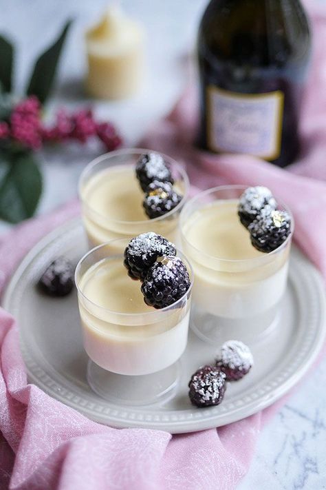 Ring in the New Years with a festive champagne panna cotta. Perfect no-bake dessert for holiday parties and the big countdown! #champagne #pannacotta #cream #dessert #party #newyear Best Macaron Recipe, Champagne Jelly, New Year's Desserts, Dinner Party Desserts, Berry Compote, Wine Desserts, Macaron Recipe, Dessert Options, Party Desserts