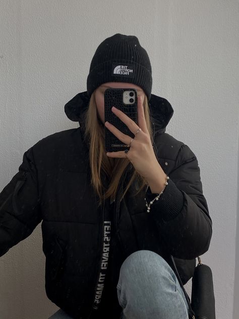 North Face Aesthetic, Nort Face, North Face Hat, Hat Aesthetic, North Face Girls, Cold Outfits, Cute Lazy Outfits, Black Beanie, Lazy Outfits