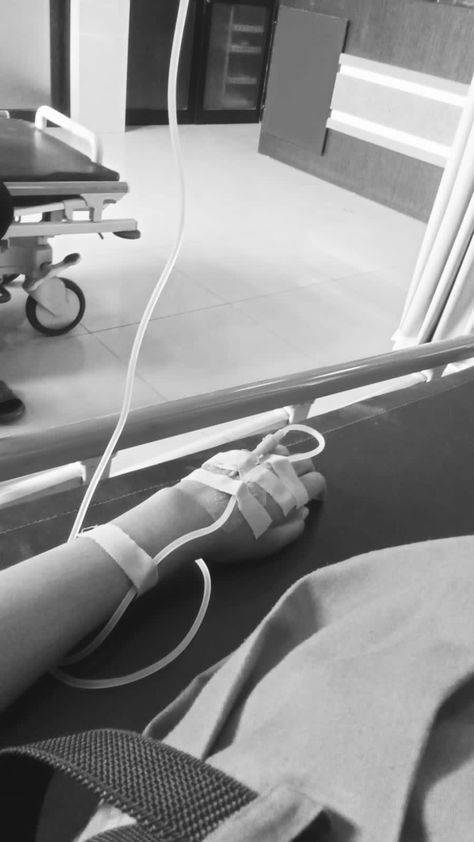 Hospital Dextrose Prank, Hospital Admit Snap, Confined In Hospital Hand Picture, Infuzija Hospital, Sick In Hospital Hands, Hospital Streaks Snapchat, Dextrose In Hand Hospital, Dextrose In Hand Hospital Girl, Hospital Snapchat Stories Hand