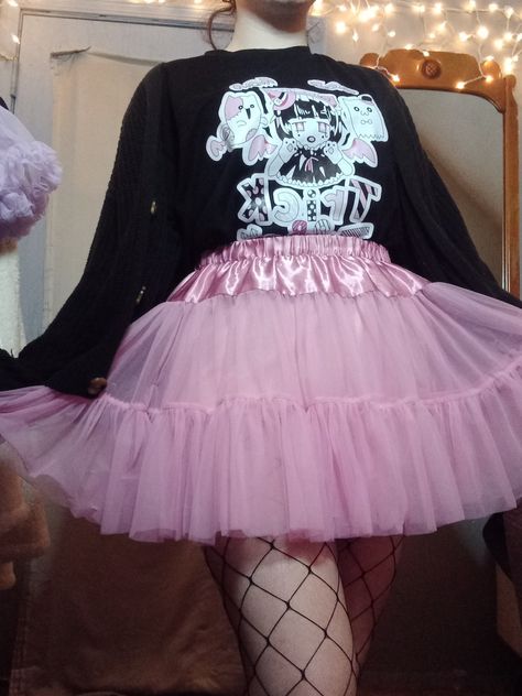 Harajuku inspired fashion Colorful Punk Fashion, Goth Outfits Plus Size, Cute Kawaii Outfits, Kawaii Outfits, Pastel Goth Outfits, Pink Goth, Pastel Goth Fashion, Future Dreams, Oc Inspo