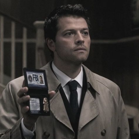 Castiel Spn, Cas Supernatural, Jo Harvelle, Claire Novak, Castiel Supernatural, Beautiful Scenery Photography, Supernatural Dean Winchester, Gods Girl, Supernatural Cast