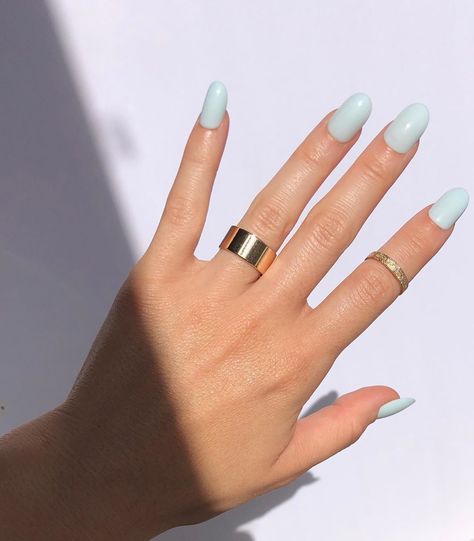 Wonderlies on Instagram: “Can we talk about how beautifully elegant this light green shade is? Make sure to snag this little number before it’s gone. Mint On My…” Green Oval Nails, Natural Looking Manicure, Nails Mint Green, Nails Birthday, Mint Green Nails, Nails Pastel, Press On Nails Short, Leopard Print Nails, Summery Nails