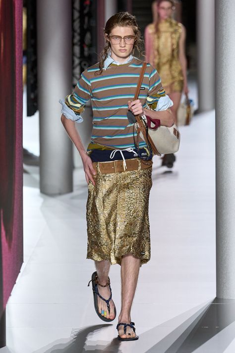 Miu Miu - Spring 2024 Ready-to-Wear https://www.vogue.com/fashion-shows/spring-2024-ready-to-wear/miu-miu/slideshow/collection#45 Copenhagen Fashion Week, Miuccia Prada, Runway Trends, Print Trends, Trend Forecasting, Spring 2024, London Fashion Week, Milan Fashion Week, Preppy Style