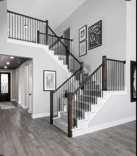 Staircase Railing Design, Flooring Carpet, House Staircase, Staircase Remodel, Stair Railing Design, Staircase Makeover, Stair Remodel, Home Stairs Design, Home Decoration Ideas