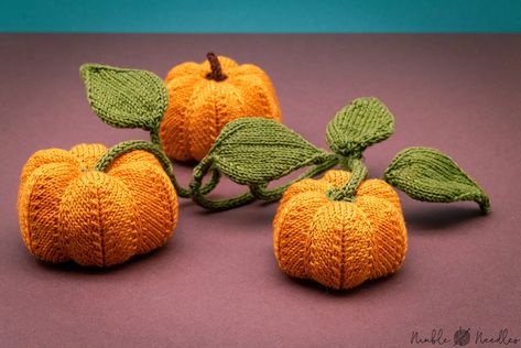 Knitted pumpkin pattern + optional leaf (step by step written instructions) Knitted Pumpkins, Halloween Knitting Patterns, Halloween Knitting, Fall Knitting Patterns, Hair Yarn, Fall Knitting, Pumpkin Leaves, Knitting Blogs, Lace Knitting Patterns