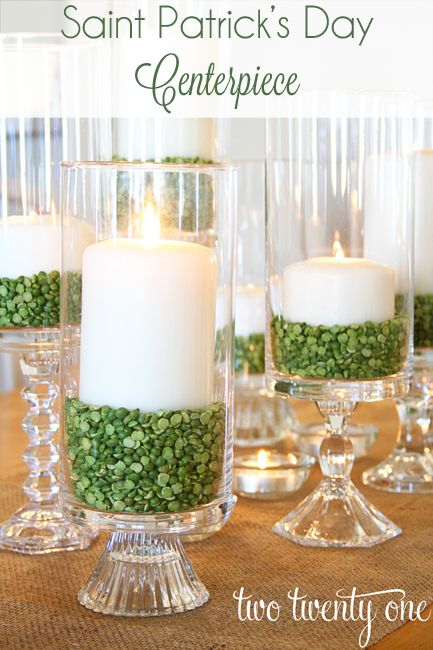 St. Patrick's Day Hurricane Candles filled with split peas - love how she used E6000 to glue together a variety of thrift shop candlesticks and hurricane vases for a mixed look! Party Rules, Split Peas, Tafel Decor, Deco Nature, St Patrick's Day Decorations, Saint Patties, St Patrick's Day Crafts, Burlap Table Runners, Spring Holidays