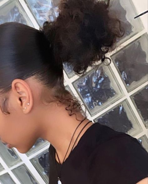 Sleek Ponytail Updo, Locs Weave, Bun Sleek, Girl Locs, Weave Braids, Natural Hair Bun Styles, Ponytail Updo, Sleek Ponytail Hairstyles, Hair Puff