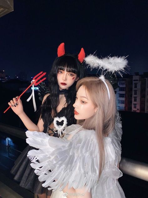 Friends Birthday Outfit Ideas, Ulzzang Halloween, Friends Birthday Outfit, Halloween Costumes Korean, Birthday Outfit Ideas, Halloween Duos, Outfit Ideas Casual, Hot Halloween Outfits, Devil Costume