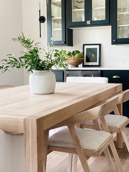 Dinner Tables Furniture, Kitchen Table Oak, White Oak Dining Table, White Oak Table, White Oak Kitchen, Sunroom Designs, Dinning Room Design, Cute Furniture, Generation Lighting