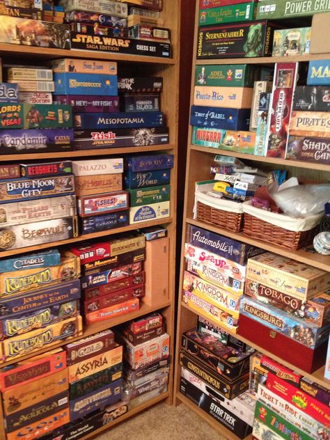 Ooohh double sided corner closet full of board games Corner Closet, Playing Board Games, Gold Money, Comic Store, Game Room Design, Family Night, Convention Center, Mesopotamia, Chess Set