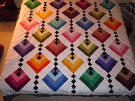 Hanging Gardens Quilts, Hanging Garden Quilt Pattern Free, Hanging Garden Quilt, Amische Quilts, Chandelier Quilt, Antique Quilts Patterns, Patchwork Quilting Designs, How To Quilt, Hanging Gardens