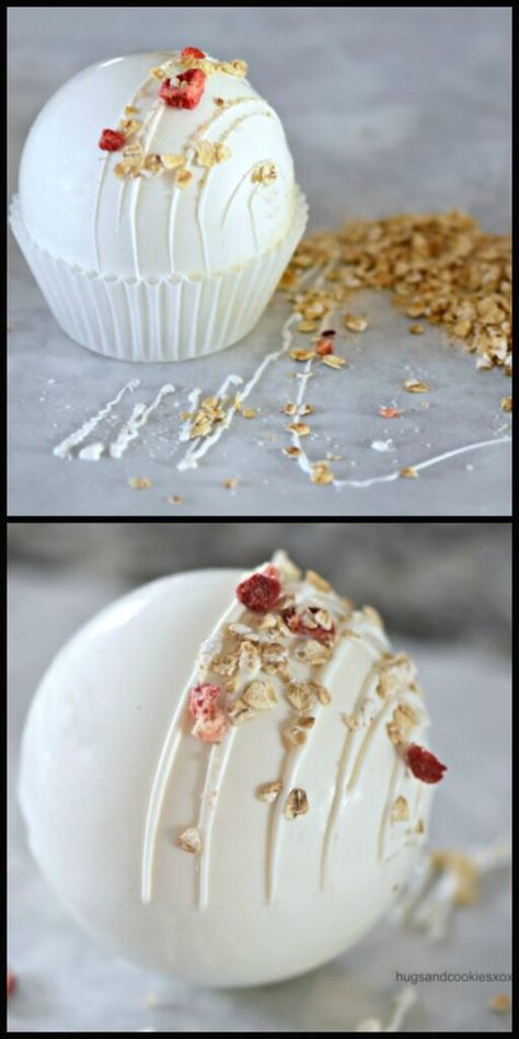 Strawberry White Chocolate Oatmeal Bomb - Hugs and Cookies XOXO White Chocolate Oatmeal, Hot Chocolate Treats, Strawberry White Chocolate, Diy Hot Chocolate, Hot Chocolate Cocoa, Hot Chocolate Gifts, Hot Chocolate Drinks, Hot Chocolate Coffee, Christmas Hot Chocolate