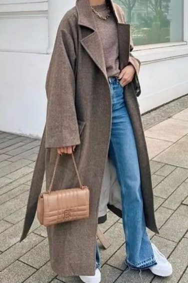 Peacoat with Jeans Cream Coat Winter Outfit, Winter Peacoat Outfit, Grey Pea Coat Outfit, Winter Wool Coats Women Outfit, Scarf Coat Outfit, Oversized Wool Coat Outfits, Old Money Fashion Winter, Wool Coat Women Outfit, Wool Coat Outfit Casual