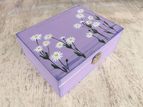 Wooden Box Crafts, Wood Tea Box, Wooden Box Diy, Hand Painted Wooden Box, Wooden Box Designs, Painted Wooden Boxes, Painted Jewelry Boxes, Jewelry Box Diy, Wooden Painting