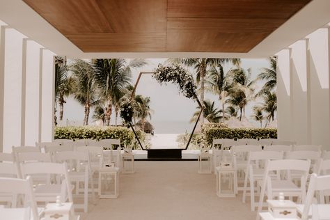 Chic Destination Wedding, Minimalist Destination Wedding, Luxe Beach Wedding, Chic Mexico Wedding, Modern Destination Wedding, Cancun Wedding Decor, Destination Wedding Outfits, Small Destination Wedding Ideas, Small Destination Wedding