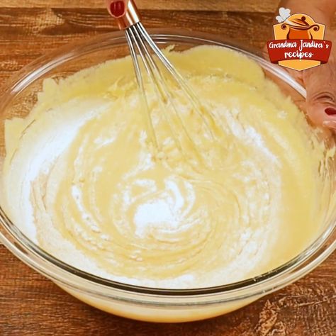 Corn meal mix and sweetened condensed milk bundt cake Condensed Milk Cake, Corn Meal, Cake Rolls, Poke Cakes, Milk Cake, Sheet Cakes, Pound Cakes, Apple Cake Recipes, Coffee Cakes