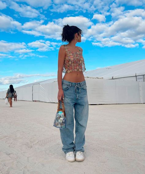 Ok, Bruna Marquezine, você nos convenceu a roubar seus looks » STEAL THE LOOK Celebrity Coachella, Coachella Fits, Festival Outfit Inspiration, Look Festival, Summer Festival Outfit, Famous Outfits, Quoi Porter, Music Festival Outfits, Coachella Outfit