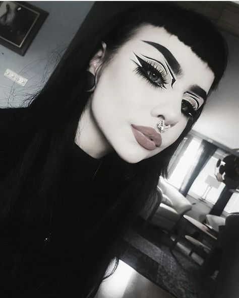 ✖✖✖✖ model:@girlxnterrupted . . . . . . . . .#instagoth #goth #makeups #makeup #aesthetic #aesthetics #gothic #gothicdreamers #gothiclife… Fantasy Make-up, Skincare Favorites, Punk Makeup, Alt Makeup, White Makeup, Alternative Makeup, Makeup Aesthetic, Eyeshadow Eyeliner, Goth Beauty