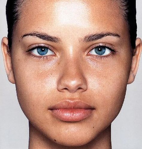 Celebrity Without Makeup: Adriana Lima without makeup look | Adriana Lima no makeup Adriana Lima Without Makeup, Adriana Lima Face, Adriana Lima Makeup, Archive Moodboard, Retouching Photoshop, Make Up Inspiration, Navy Girls, Braut Make-up, Model Face