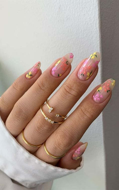 flower nails, flower nail art, flower nails designs, cute flower nails, pink floral nails, short nails flower, daisy nails, ditsy nails, flower and french tip nails Long Round Nails, Sheer Nails, Natural Nail Art, Back To School Nails, Flower Nail Designs, School Nails, Round Nails, Pastel Nails, Pretty Acrylic Nails