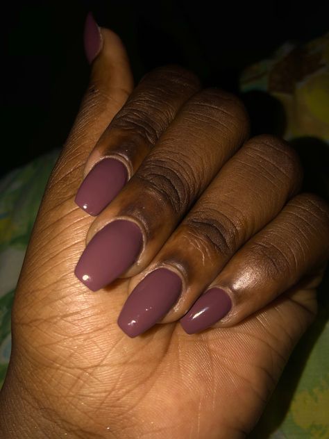 Natural Nail Polish Color, Dark Skin Nail Polish, Natural Acrylic, Natural Acrylic Nails, Mauve Nails, Natural Nail Polish, Colors For Dark Skin, Stylish Nails Designs, Toenail Polish