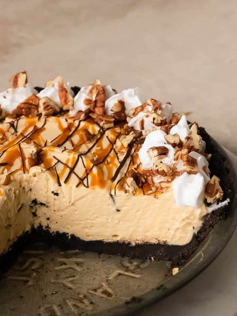 No Bake Turtle Cheesecake, Turtle Pie Recipe, No Bake Caramel Cheesecake, Pecan Cheesecake Recipes, Turtle Pie, Caramel Pecans, Cheesecake Pie Recipes, Turtle Cheesecake Recipes, Best Pumpkin Pie Recipe