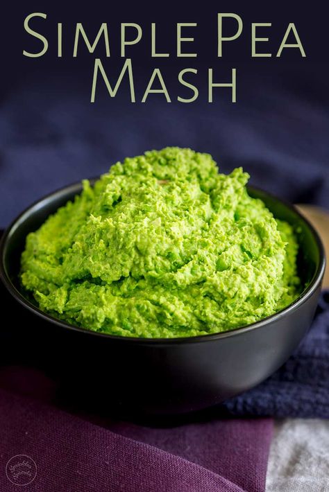 This simple pea mash is the perfect quick healthy side dish for weeknight meals! It takes less than 5 minutes from start to finish and is perfect for serving with for dinner with chicken or with salmon. The wonderful vibrant green color and sweet taste make it an excellent side for kids and will have them eating their veggies happily! So easy to make with frozen peas! Why not try it for dinner tonight! Mash Peas Recipe, Quick Healthy Side Dishes, Pea Mash, Dinner Tonight Chicken, Dinner With Chicken, Green Peas Recipes, Side Dishes For Salmon, Hp Sauce, Mushy Peas