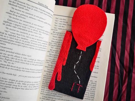 Creepy Bookmarks, It Stephen King, Bookmark Craft, Art Styles, Any Book, Stephen King, Embroidery Floss, Another One, Book Worms