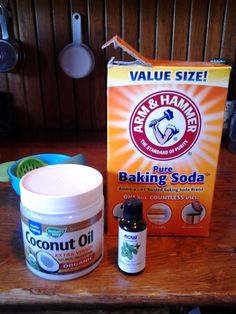 Diy Dog Toothpaste, Homemade Dog Toothpaste, Puppy Products, Lou Dog, Baking Soda Coconut Oil, Face Scrub Recipe, Puppy Things, Toothpaste Recipe, Pets Stuff