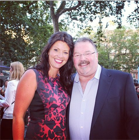 Anne and Robin on the red carpet! Robin Twist, Anne Styles, Harry Styles Family, Anne Cox, Tomlinson Family, Gemma Styles, Harry Style, One Direction Harry, One Direction Pictures