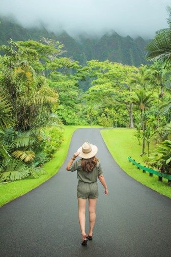 Best Photo Spots in Oahu, Hawaii · Le Travel Style Waimea Falls, Royal Hawaiian Hotel, Things To Do In Oahu, Turtle Bay Resort, Lanikai Beach, Hawaii Photography, North Shore Oahu, Photography Guide, Hawaii Beaches