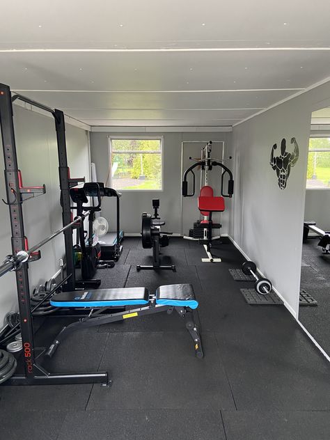 Small Fitness Room, Small Gym Room, Gym At Home Ideas, Gym House, Small Home Gym Ideas, Gym Photo, Dream Home Gym, Small Home Gym, Workout Room Home