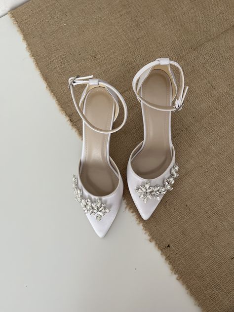 Quinceanera Heels, Wedding Shoes White, Quinceanera Shoes, White Heels Wedding, Wedding Shoes For Bride, Wedding Wedges, Custom Wedding Shoes, Shoes For Bride, White Bridal Shoes