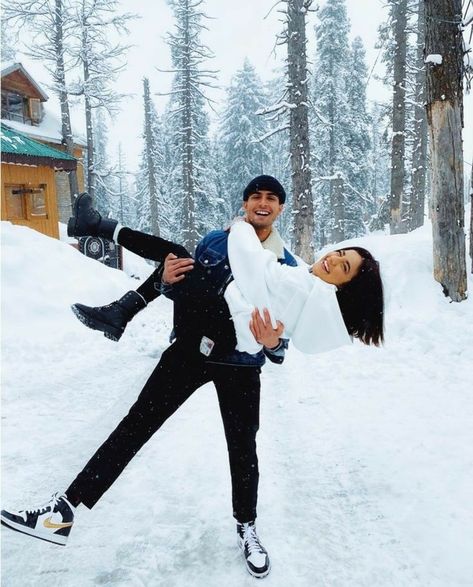 Mrunal Panchal And Anirudh Sharma, Anirudh Sharma And Mrunal Panchal, Manali Photoshoot, Kashmir Photoshoot, Anirudh Sharma, Mrunal Panchal, Manali Trip, Couples Candid Photography, Couple Photography Winter