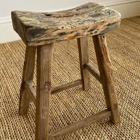 Old Wood Furniture, Reclaimed Wood Benches, Design Homes, Farmhouse Chairs, Green Woodworking, Rustic Bar, Love Simple, Woodworking Furniture Plans, Primitive Furniture