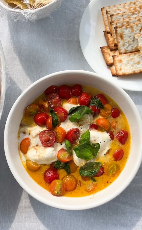 Buratta dip with fresh basil and tomatoes for Amalfi Coast themed dinner party. Buratta Dip, Italian Summer Dinner Party, Italian Food Party, Italian Dinner Party, Italian Party, Party Food Themes, Themed Dinner, Dinner Party Themes, Birthday Dinner Party