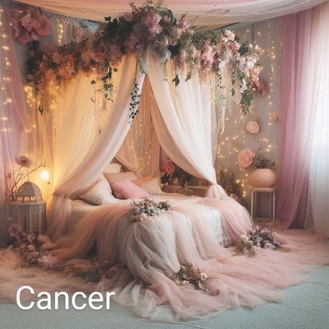 Floral Bed Canopy, Canopy Bed With Flowers, Flower Themed Bedroom Aesthetic, Rose Themed Bedroom, Ethereal Aesthetic Bedroom, Adult Princess Bedroom, Ethereal Bedroom Aesthetic, Flower Themed Bedroom, Floral Room Aesthetic